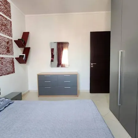 Cozy Light Apartman Tirana